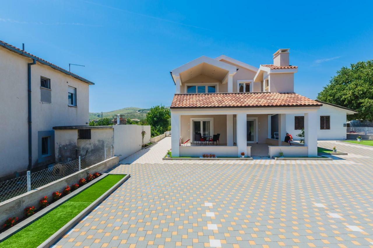 Apartmani Nikola Plano Buitenkant foto